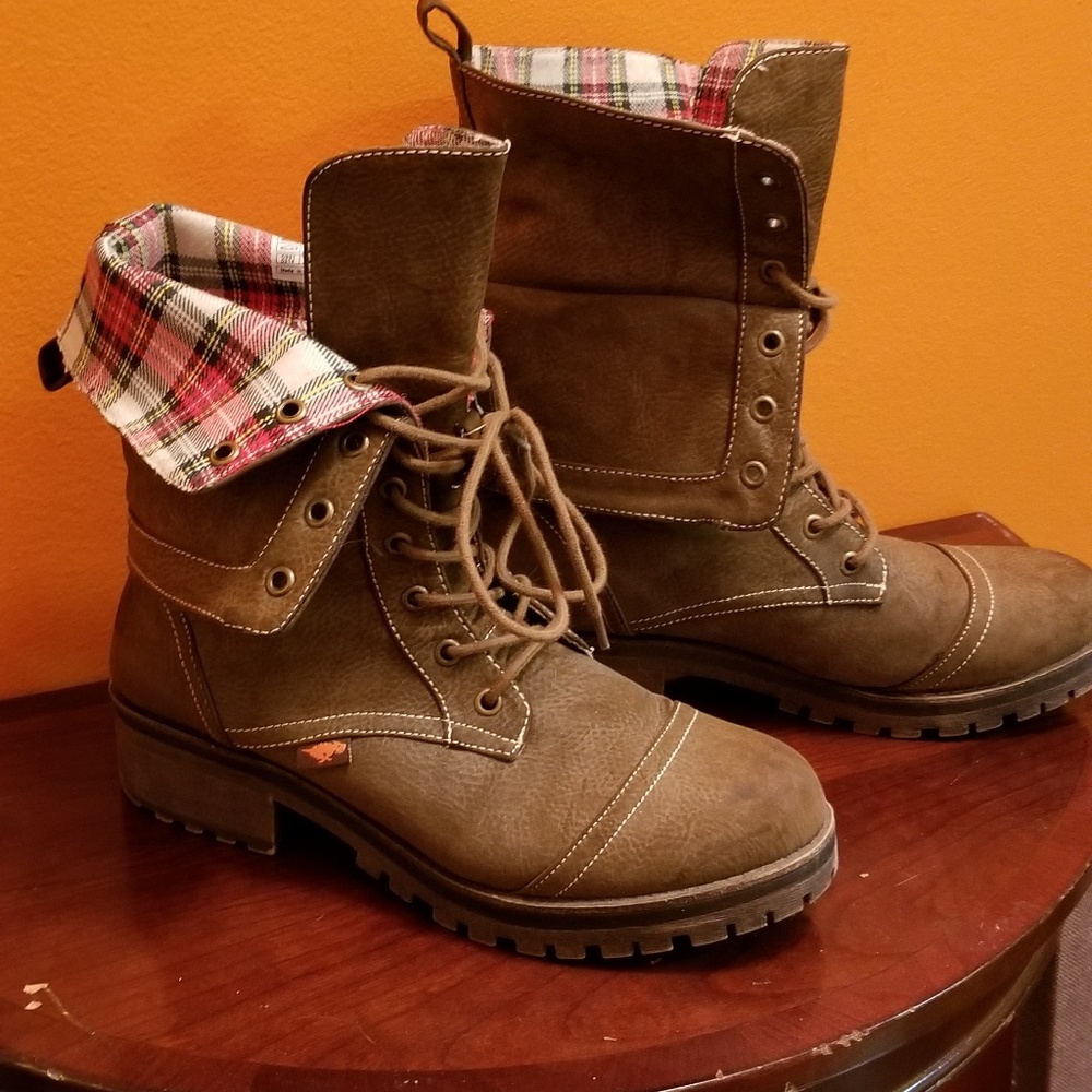 Rocket dog boots